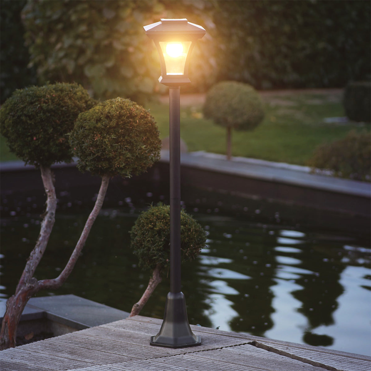 Streetlight Solar Garden Light Lamp Post 8 Warm White LED - 120cm Vintage by Bright Garden