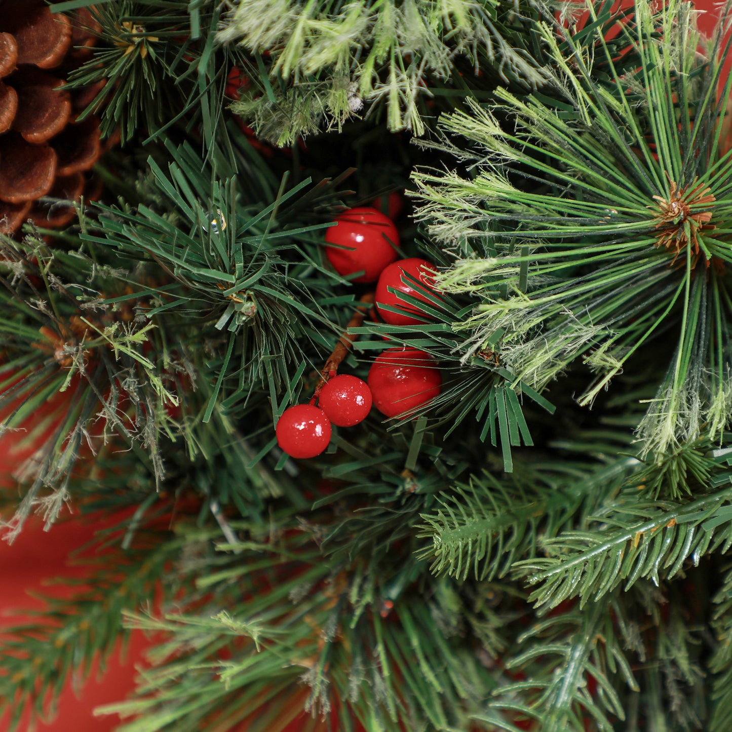 Pinecones & Berries Wreath Christmas Decoration - 60cm