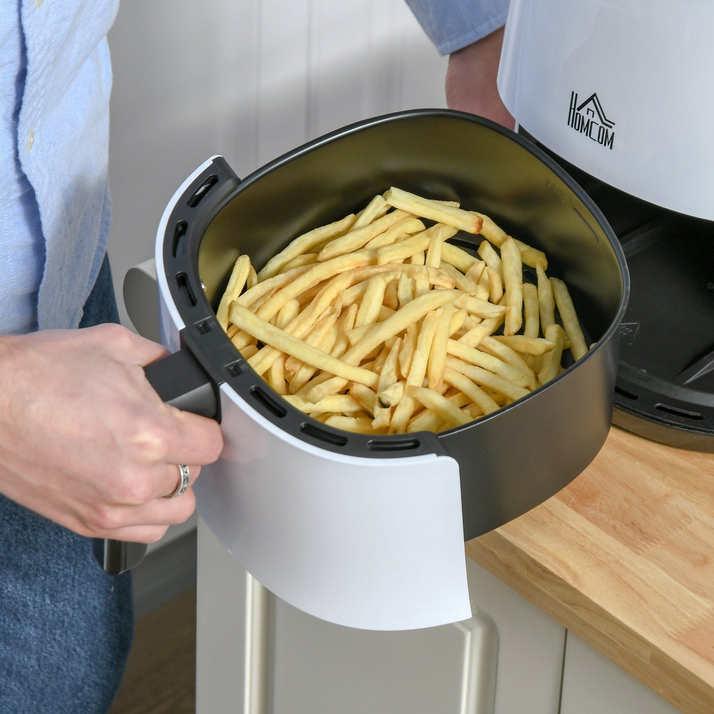 1300W 2.5L Air Fryer 7 Presets With Digital Display White & Black