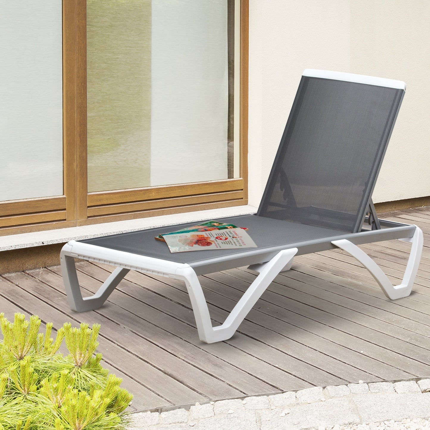 Portable Outdoor Chaise Lounge Sun Lounger with Adjustable Back